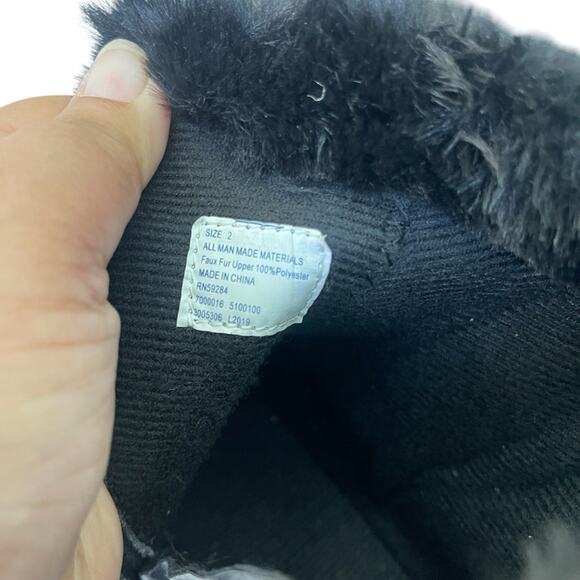 The Children's Place Faux Fur and Leather Side Buckle Booties Black Size 2 - Picture 6 of 7